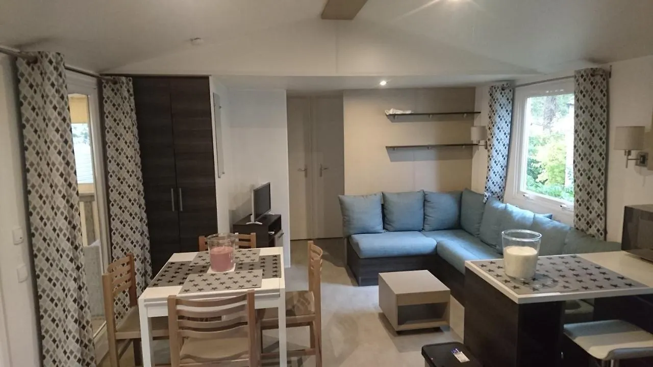 مكان تخييم Mobile Home Dans Domaine De Kerlann بونت-آفين